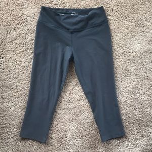 Gray Nike crop workout leggings